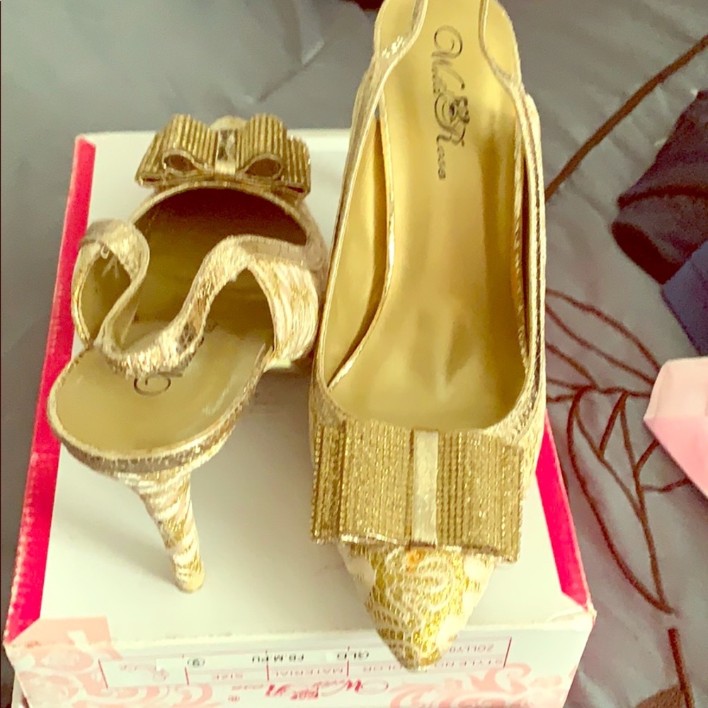 Holiday heels